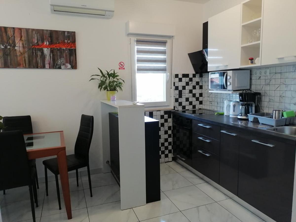 Apartment Lavanda Nova Ražanj Exterior foto